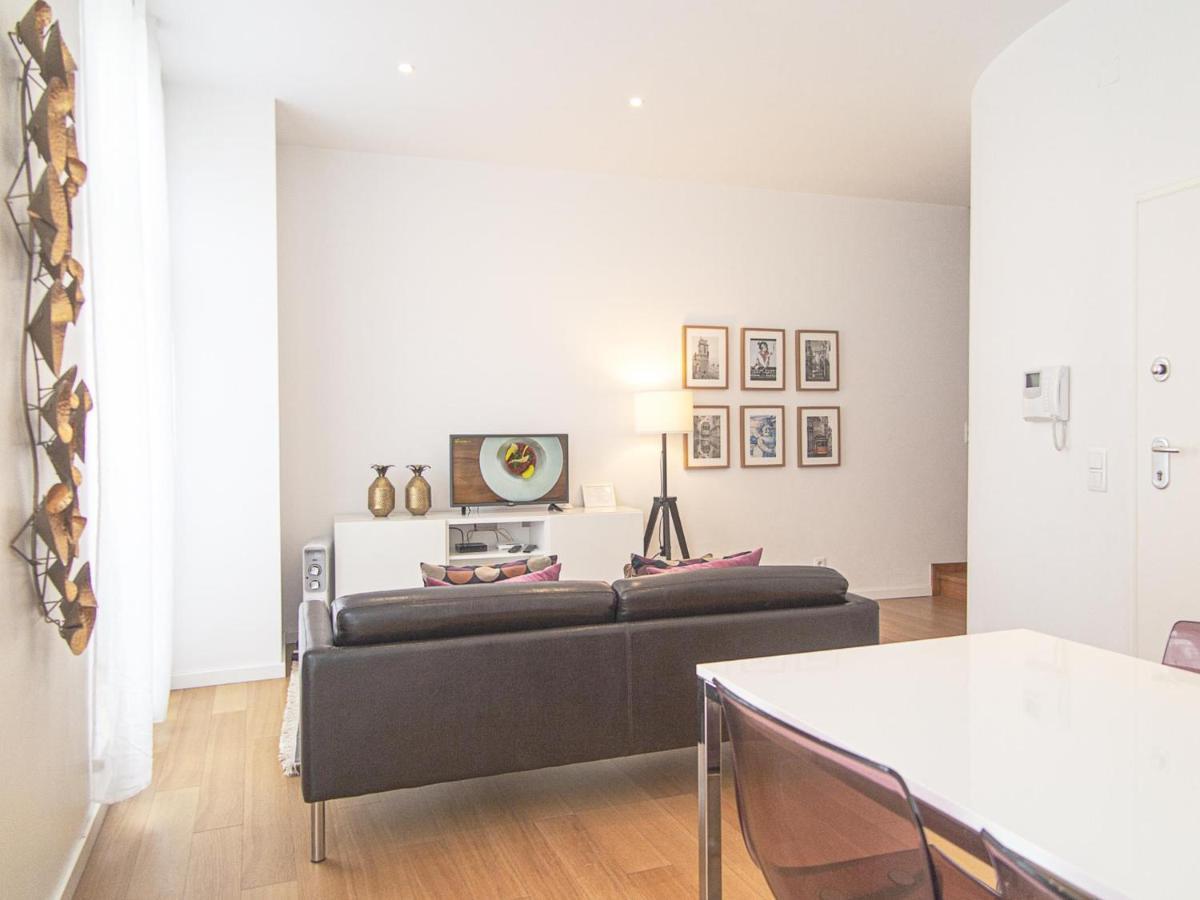 Baixa Chiado 2 Bedroom Duplex Apt With Ac Elevator Lissabon Buitenkant foto