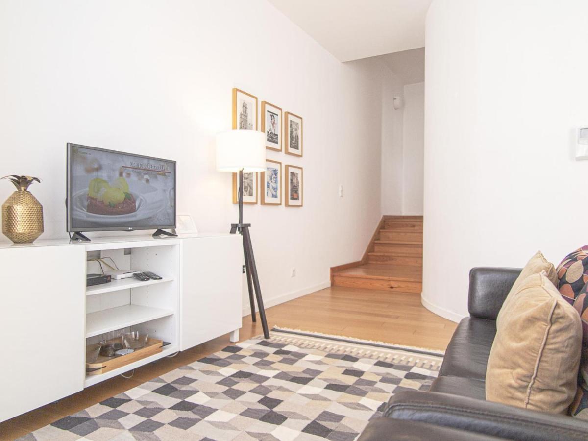 Baixa Chiado 2 Bedroom Duplex Apt With Ac Elevator Lissabon Buitenkant foto